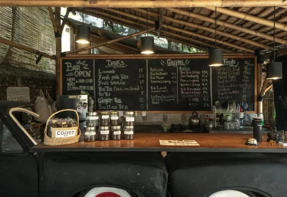 Losmanos Hostel