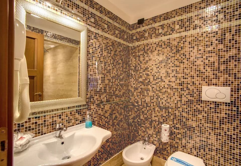 Aurelius Art Gallery Hotel