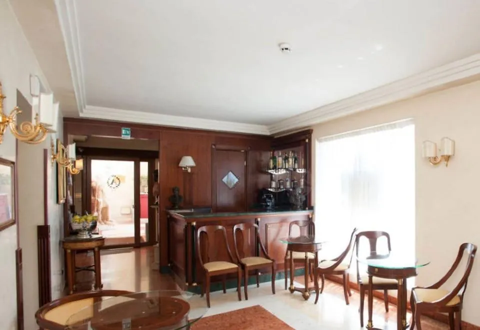 Aurelius Art Gallery Hotel
