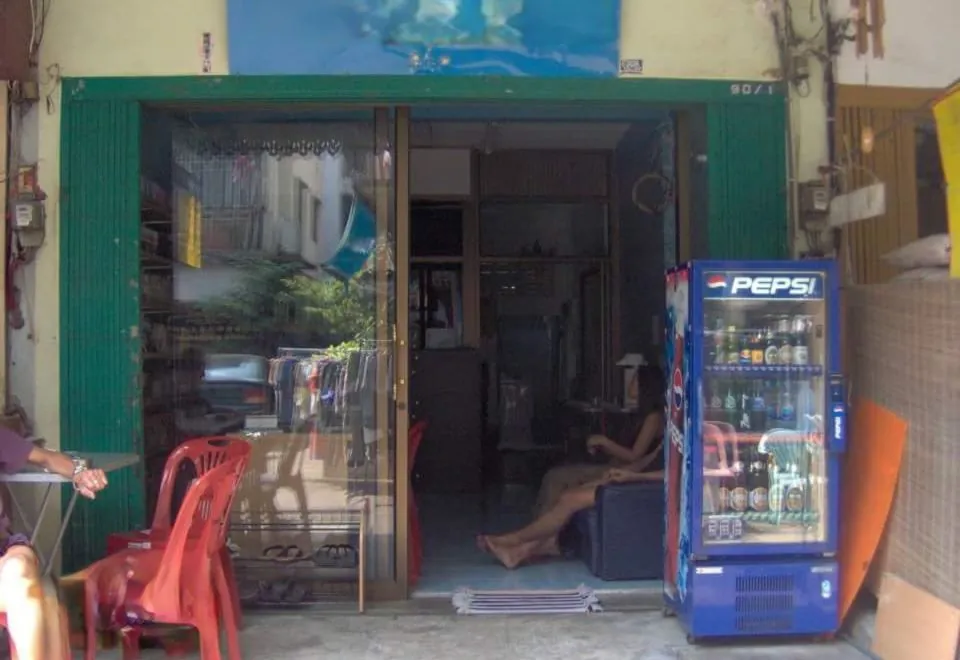 A.T Guesthouse - Hostel