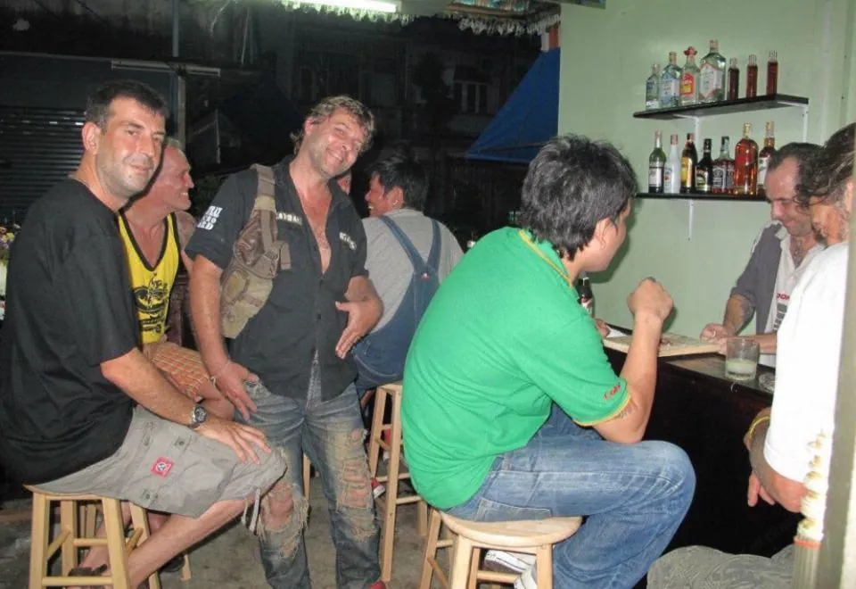 A.T Guesthouse - Hostel