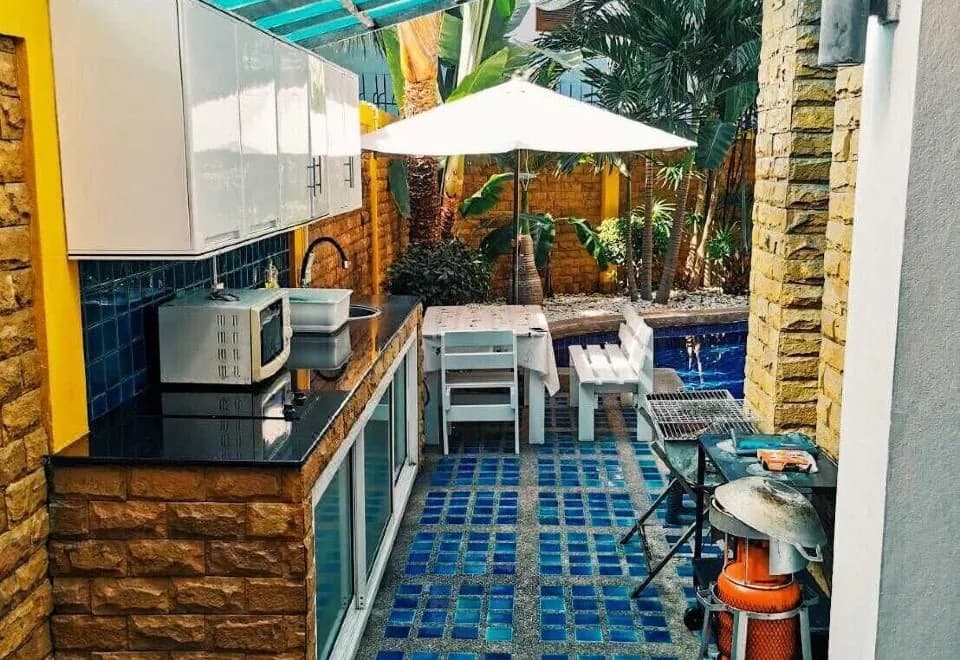 4poolvillas