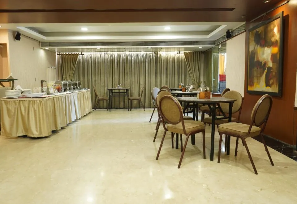 Hotel Diplomat