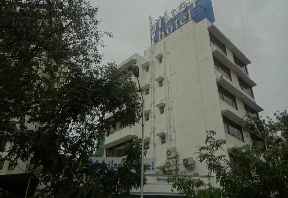 Hiltop Hotel