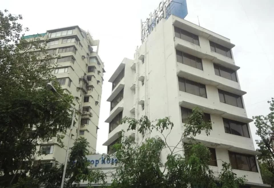 Hiltop Hotel