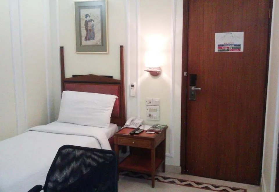 Hiltop Hotel