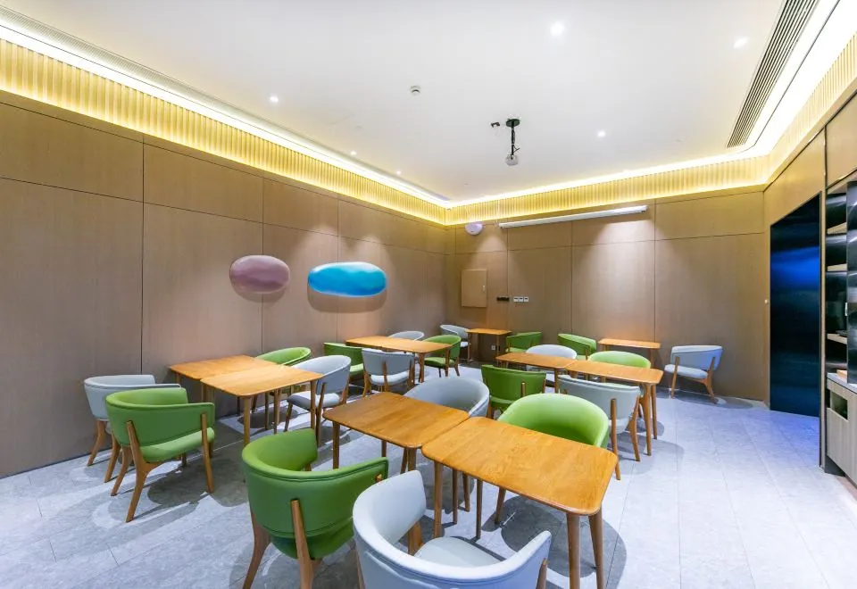 Ji Hotel (Shanghai Yanggao South Road Metro Station)