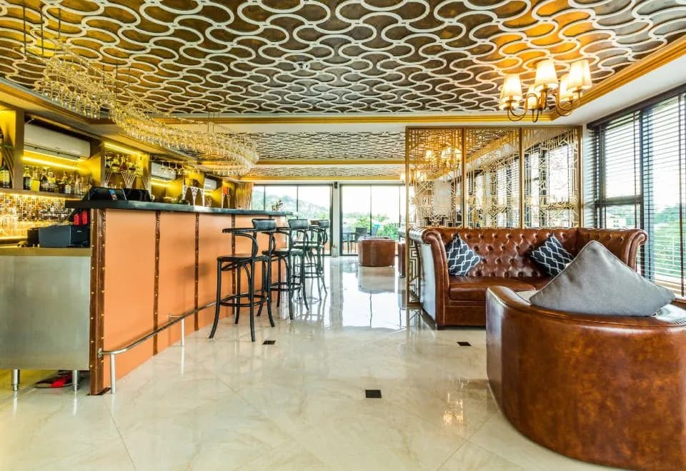 6 Avenue Surin by Lofty