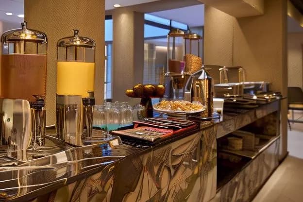 Omid Saldanha Hotel