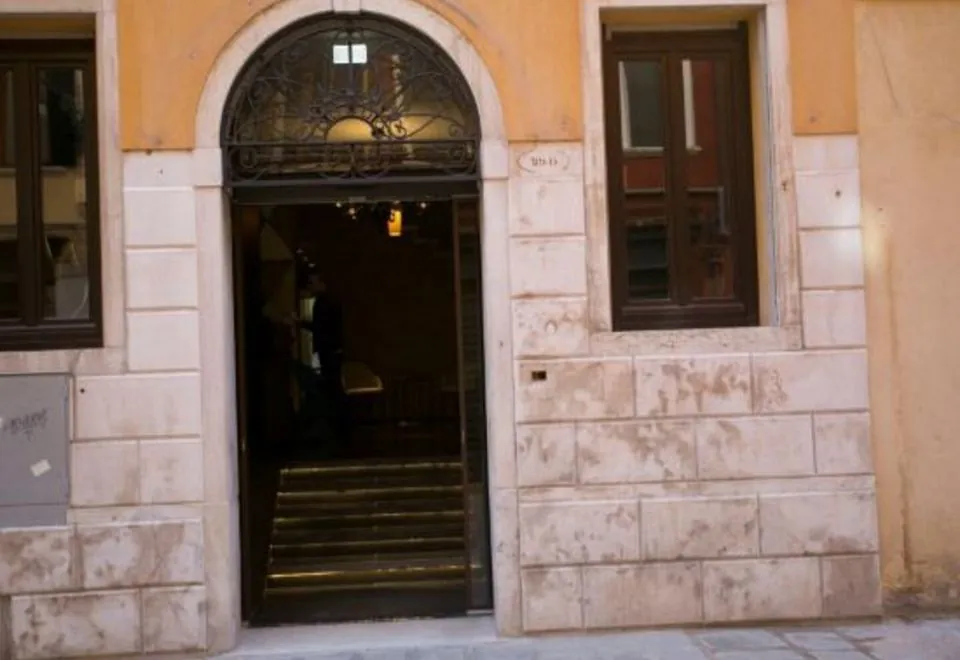 Venice Times Hotel
