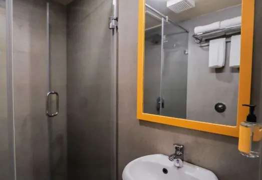Bloom Hotel - Worli