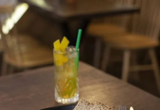 Melo Athens