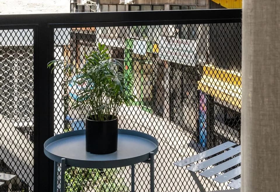 Melo Athens