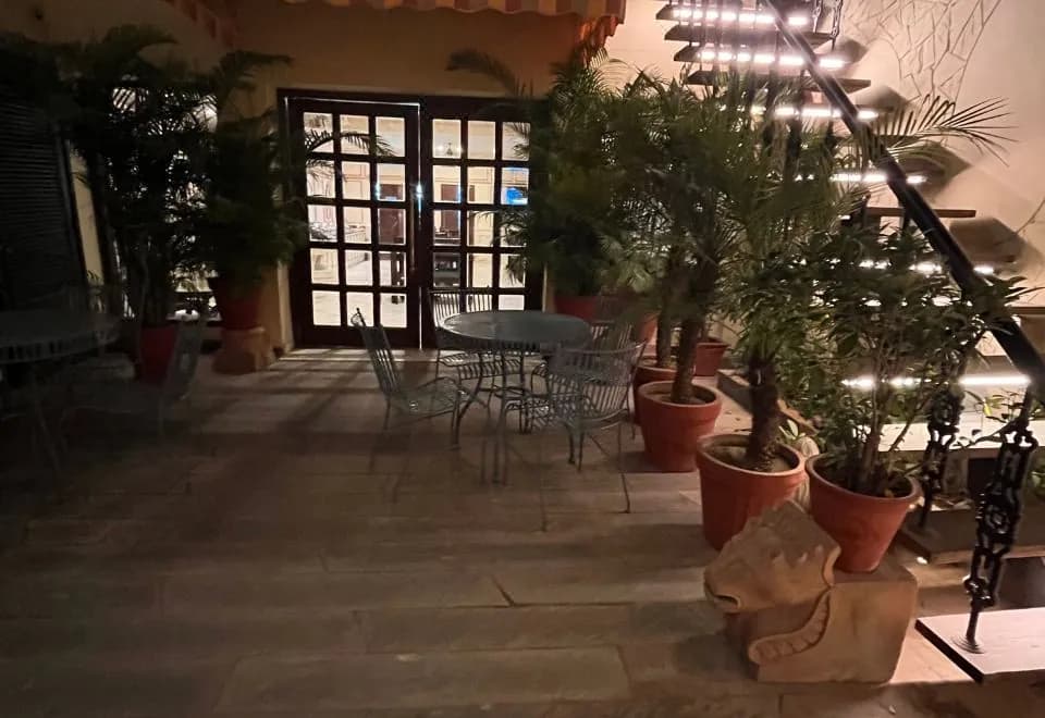 Ratnawali – A Vegetarian Heritage Hotel