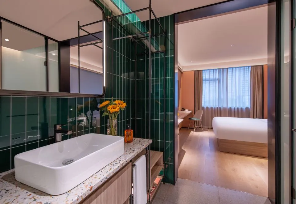 Orange Hotel (Shanghai Lujiazui Dongfang Road Branch)