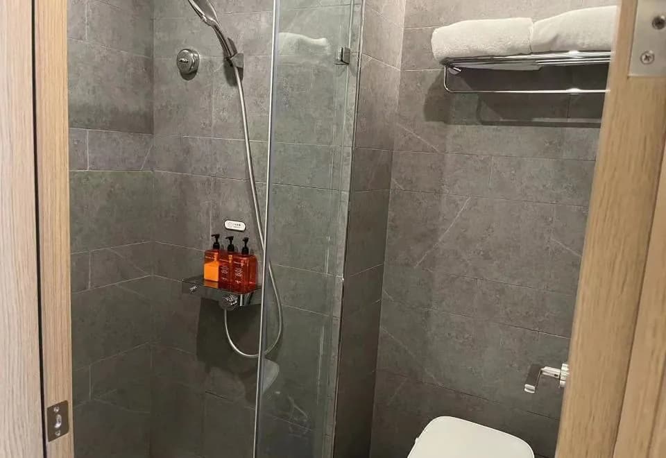 Orange Hotel (Shanghai Lujiazui Dongfang Road Branch)
