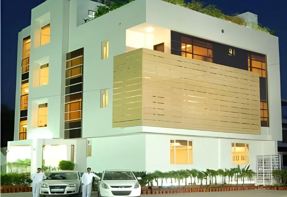 Hotel Nangi's Pride