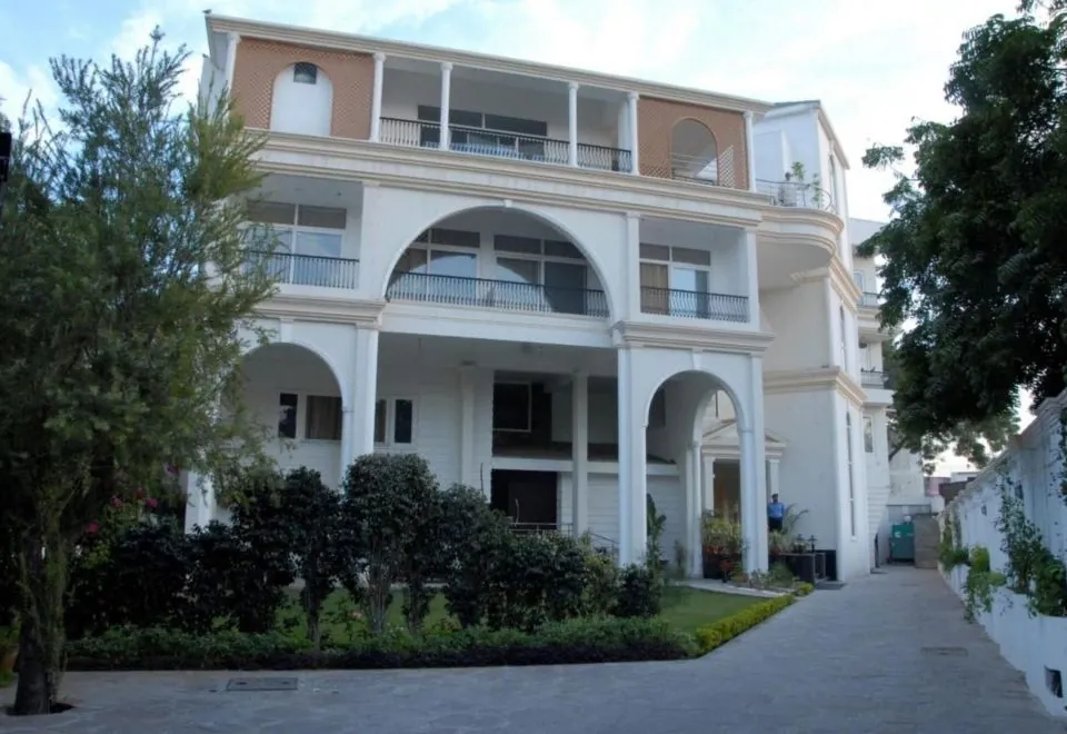 66 Residency-Boutique City Centre Hotel
