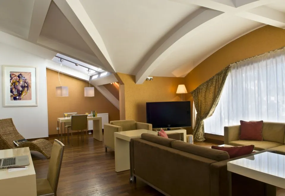 Mamaison Residence Diana