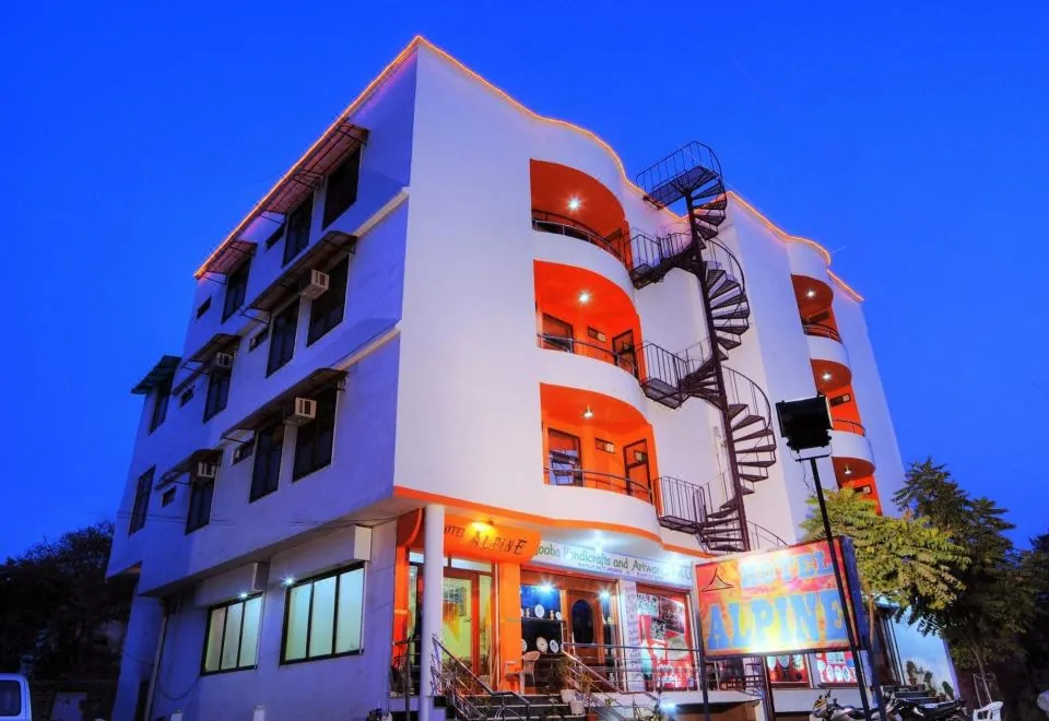 FabHotel Alpine
