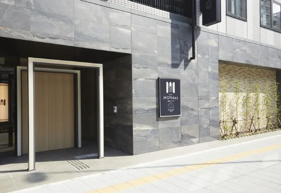 MONday Apart Premium UENO