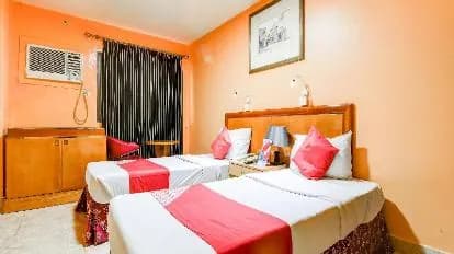 OYO 270 Dream Land Hotel