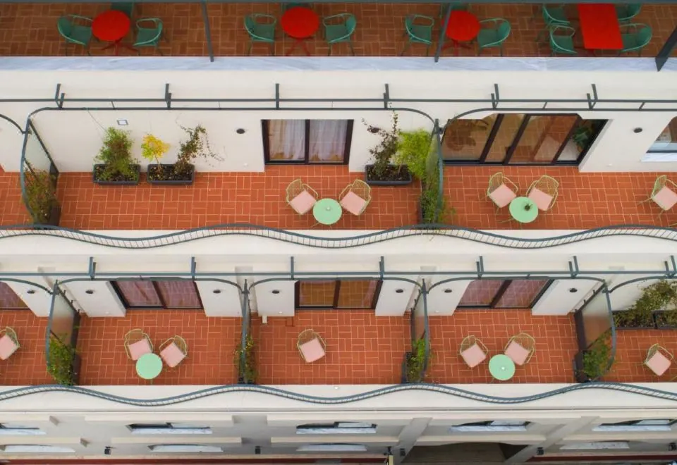 L'Avventura Athens