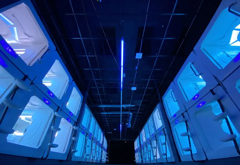 Space Night Capsule Hotel