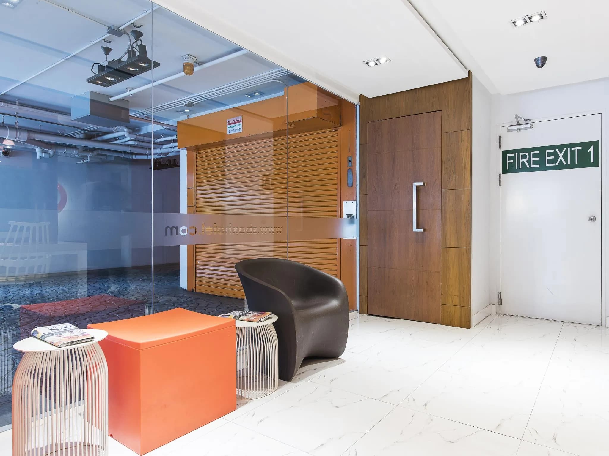 S Box Sukhumvit Hotel