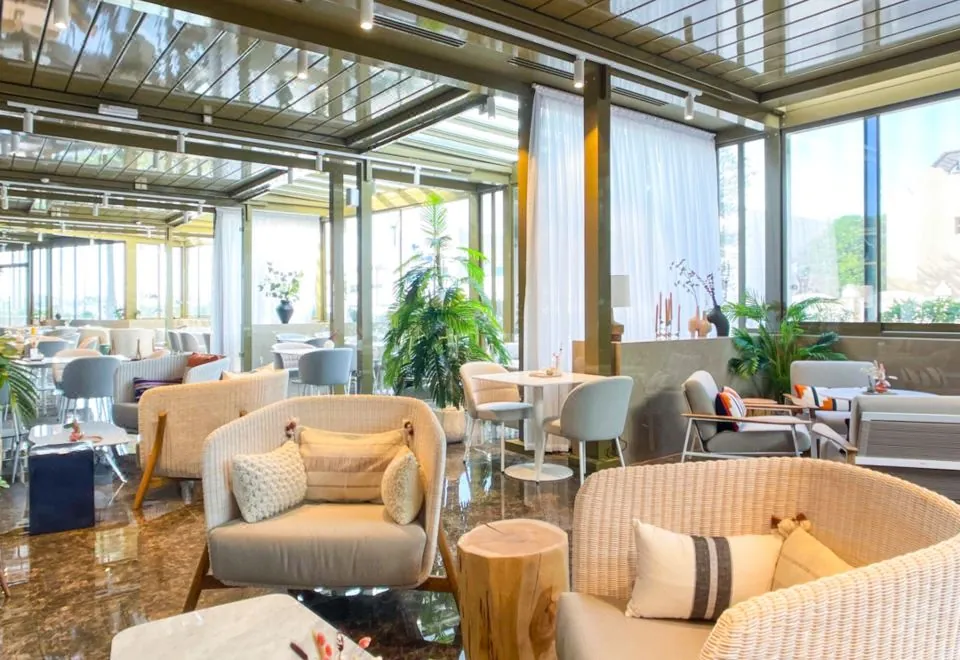 Voco Doha West Bay Suites, an IHG Hotel
