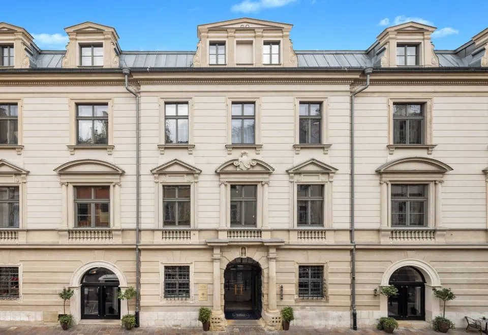 Hotel H15 Luxury Palace