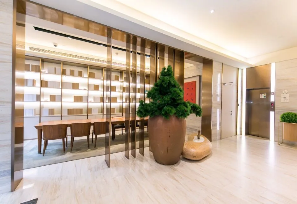 JI Hotel (Shanghai The Bund Jiujiang Road)