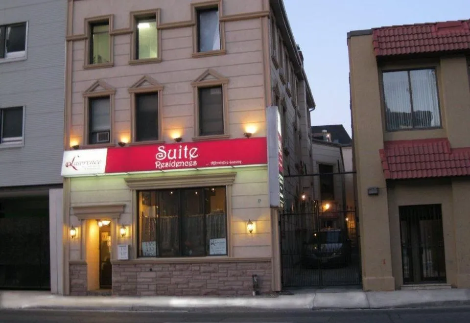 Saint Lawrence Residences and Suites
