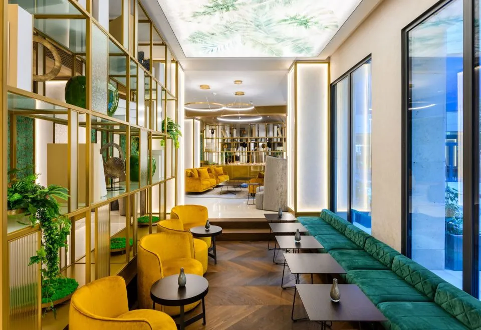 Emerald Downtown Suites