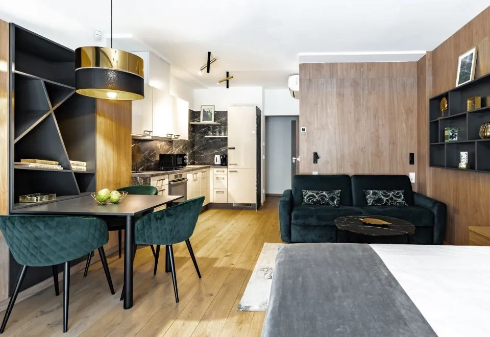 Emerald Downtown Suites
