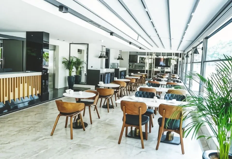 Ni Hotel Lara