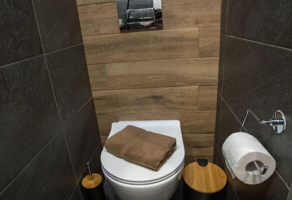 Raise Acropolis View Suites