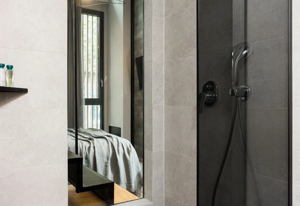 11 Enteka Acropolis Suites
