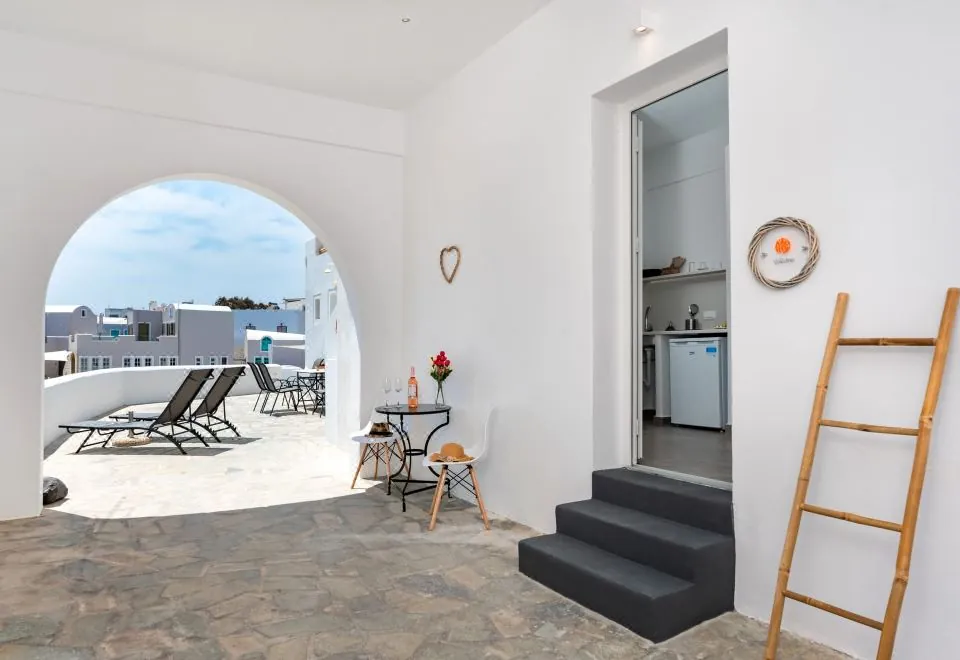 Thallos Cave House and Apartments