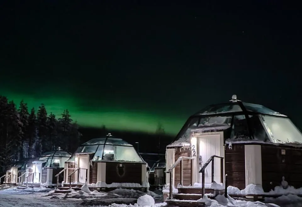 Arctic Glass Igloos