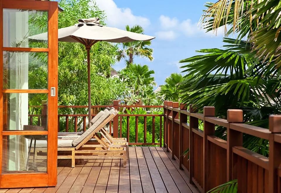 Cliffront Tropical Villa Cantik
