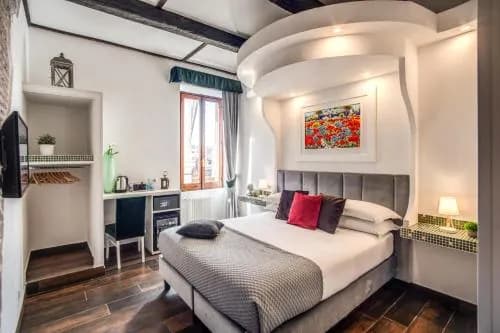 Tritone Top House