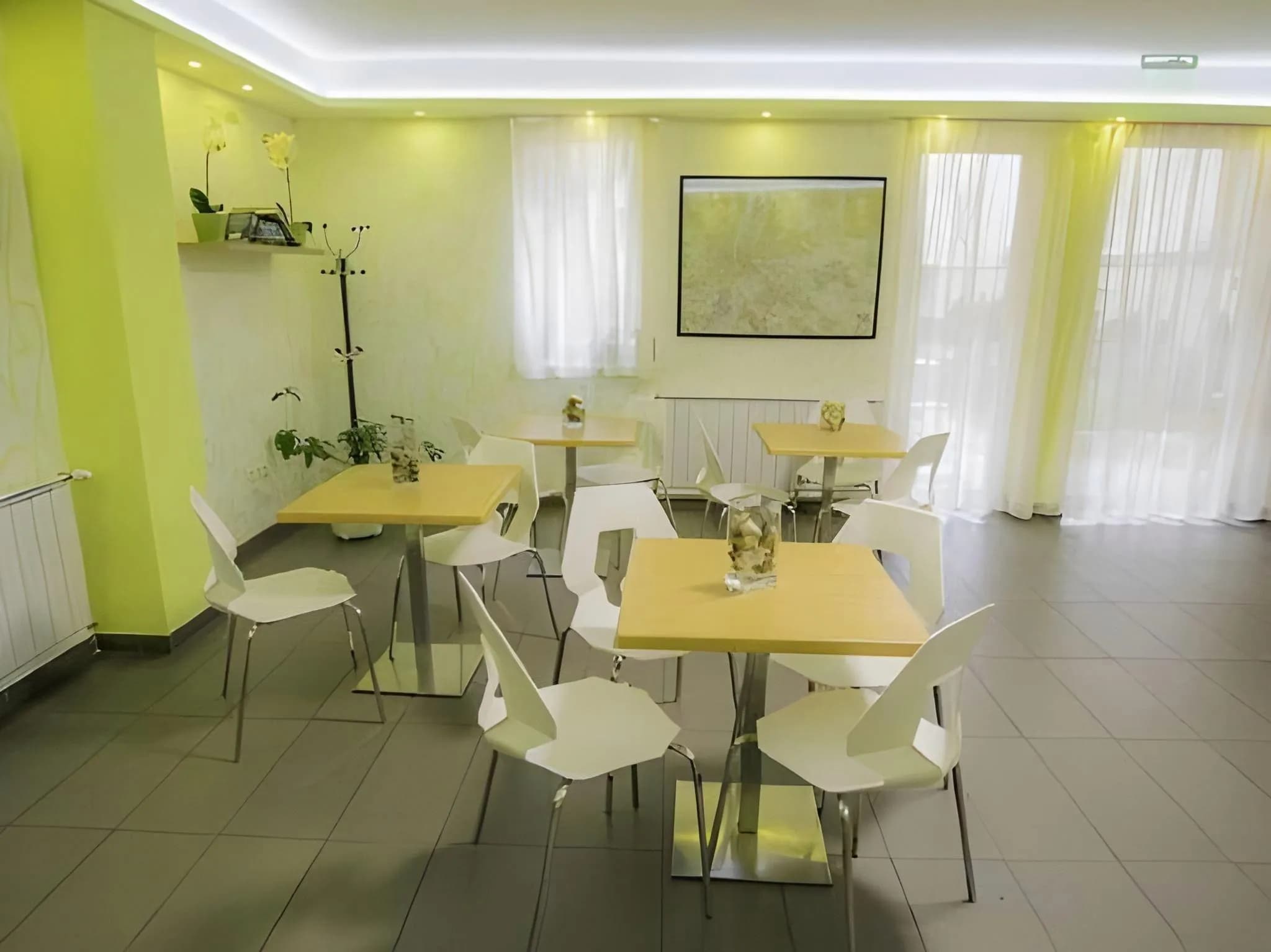 Maple Tree Budget Apartments
