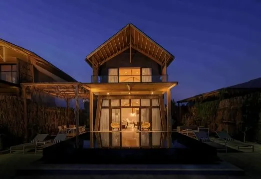 Anantara World Islands Dubai Resort