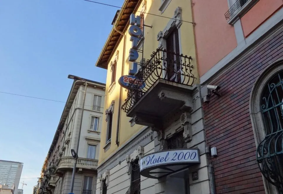 Hotel2000