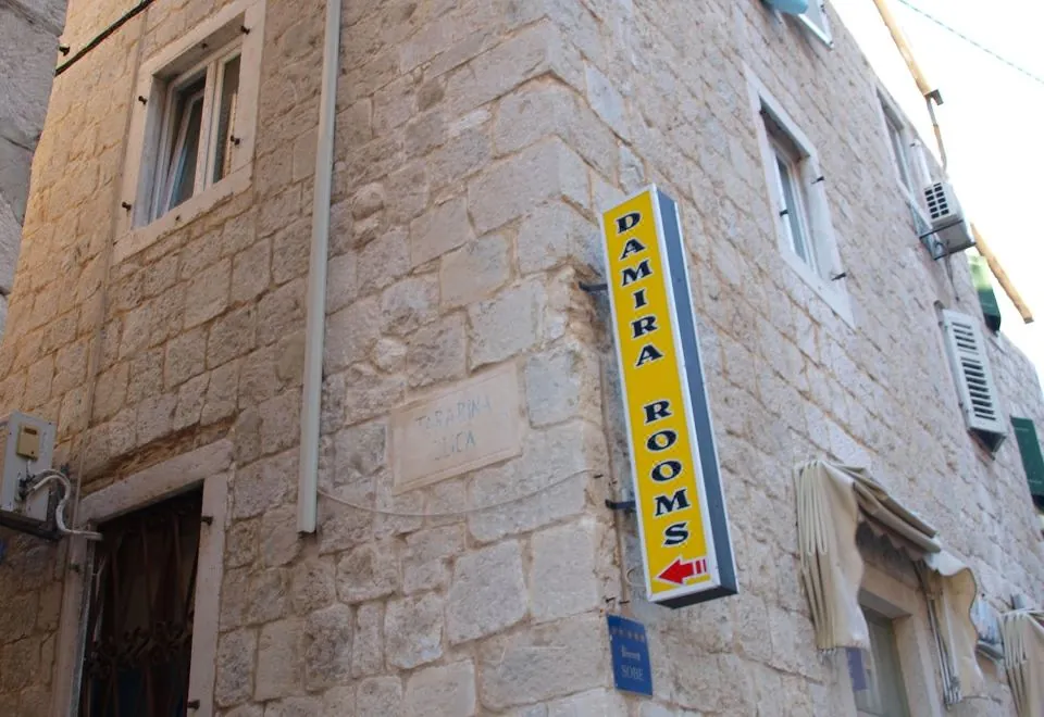 Damira Rooms