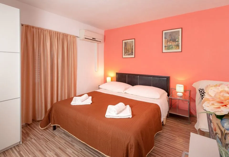 Damira Rooms