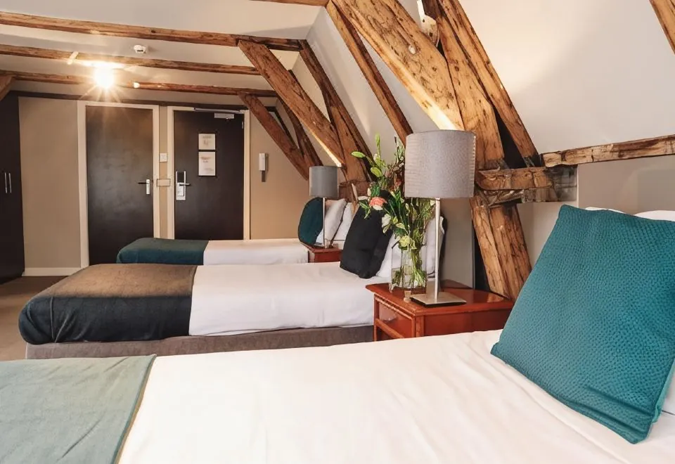Hotel Corner House