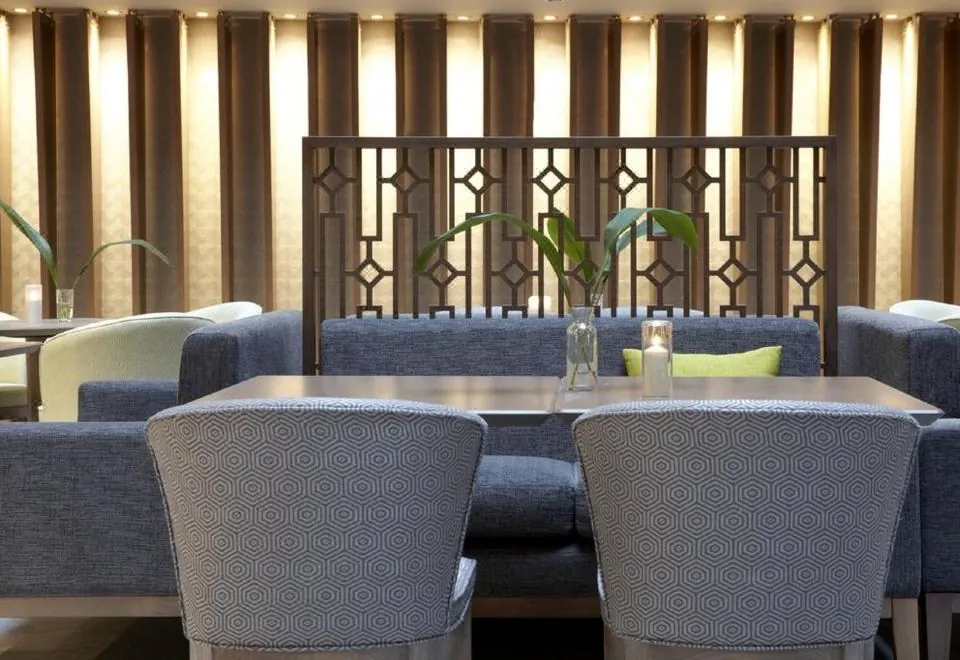 Zeus Wyndham Grand Athens