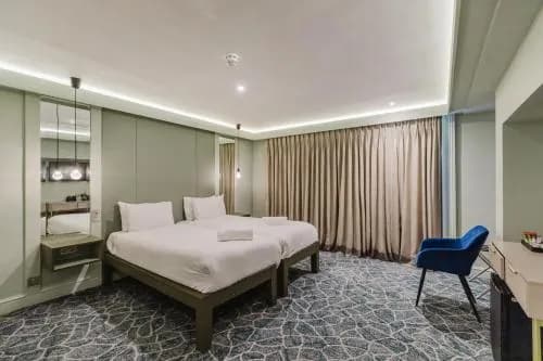 Signature Townhouse Hyde Park